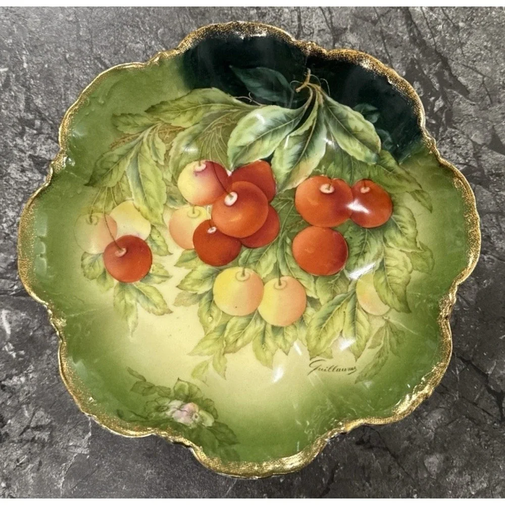 Vtg Bavaria Tirschenreuth Hand‎ Painted Porelain Scalloped Gold Rim Cherry Bowl